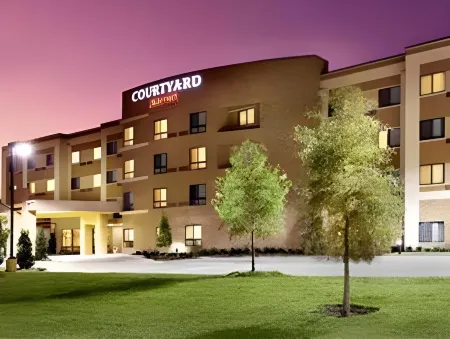 Courtyard Tyler Отели рядом с достопримечательностью «GED Testing Service»