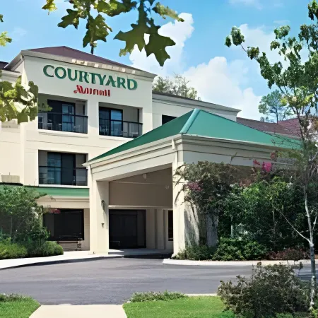 Courtyard Cleveland Independence