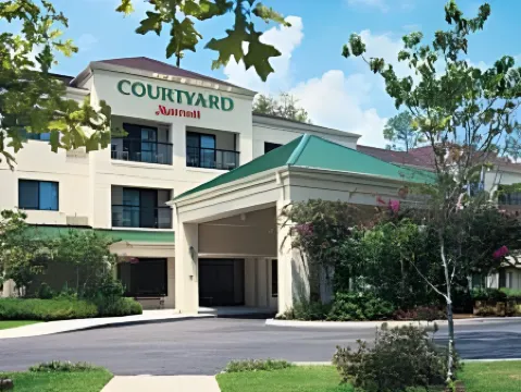 Courtyard Cleveland Independence