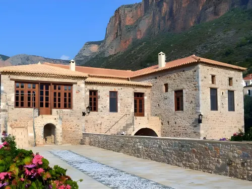 Archontiko Hatzipanayioti Hotel di South Kynouria