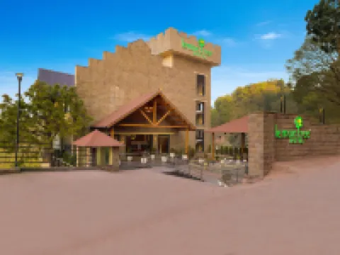 Lemon Tree Hotel, Kasauli Hotels in Solan