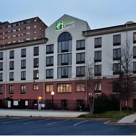 Holiday Inn Express & Suites GREENVILLE-DOWNTOWN by IHG