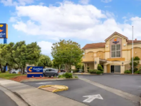 コンフォート イン フェアフィールド ナパ バレー エリア フェアフィールドのホテル