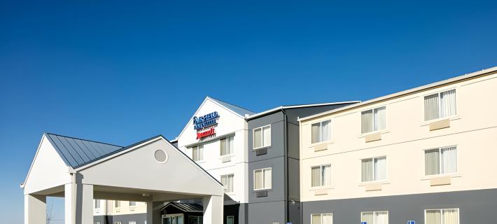 Fairfield Inn & Suites Kansas City Airport Hotels in May