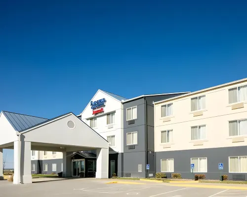 Fairfield Inn & Suites Kansas City Airport Hotels in May Township