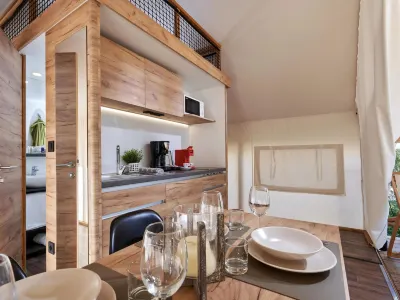 Glampingtent 4 Hotels near Camperplaats Meppel