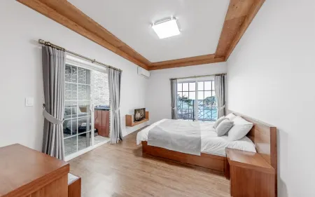 Daebudo (Yeongheungdo) Queen's Beach Glamping Pension