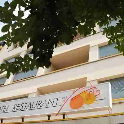 Hôtel des Arts Hotel Exterior