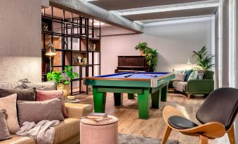 47 Luxury Suites