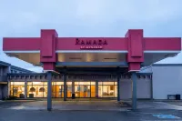 Ramada by Wyndham Thunder Bay Airlane Hotel