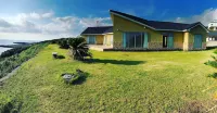 Resort Villa Miko Hotel dekat Izu Oshima Volcano Museum