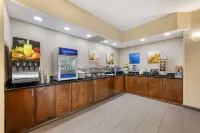 Comfort Suites East Lincoln - Mall Area - breakfast