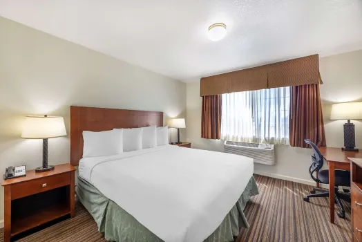 Best Western Capital City Inn Hotels near Wildhawk Golf Club