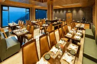 Justa Cliffend Resort & Spa, Mashobra - piscina