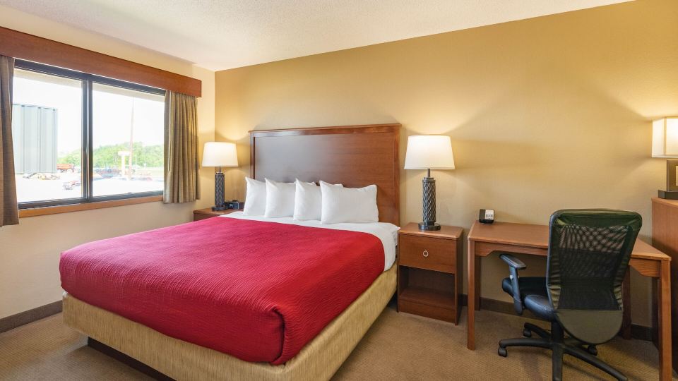 AmericInn by Wyndham Marshall