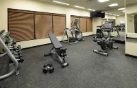 Hawthorn Suites by Wyndham Wheeling at the Highlands - Fitnessstudio