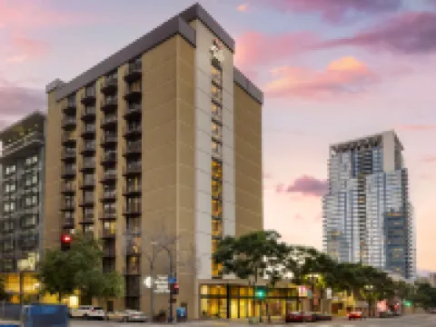 Best Western Plus Bayside Inn Hotels near Santa Fe Depot