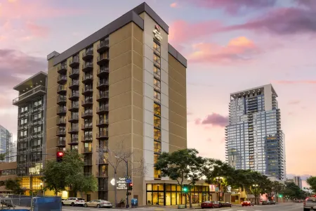 เบสท์เวสเทิร์นพลัส เบย์ไซด์อินน์