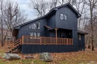 Blackwood Chalet Hotels in Massies Mill