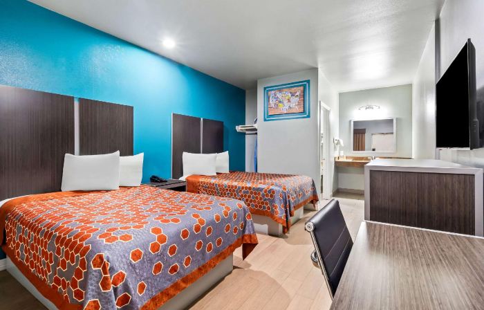 Econo Lodge Inn & Suites Channelview - Houston East