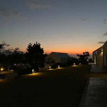 Jeju Seochae Отели рядом с достопримечательностью «Парк Норимэ»