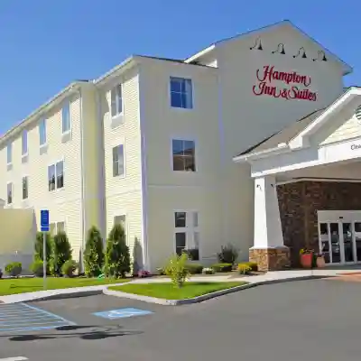 Hampton Inn & Suites Mystic Hotel Exterior