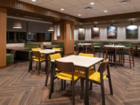 Fairfield Inn & Suites Canton Hotels in Canton