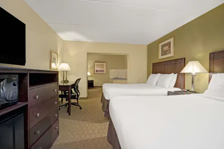 Super 8 by Wyndham Monticello Отели в г. Мейпл-Лейк