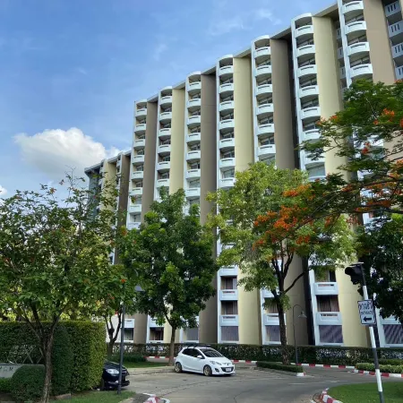 Dluxx Thammasat
