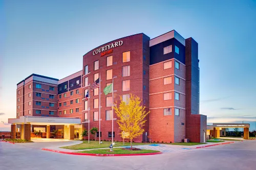 Courtyard Dallas Carrollton and Carrollton Conference Center Hotels in Carrollton