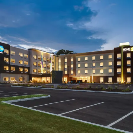 Tru by Hilton Easton