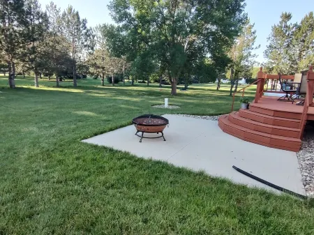 Yankton home close to the lake