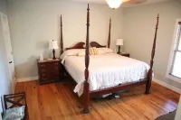 Cozy Modern Cabin near Wintergreen and Bold Rock