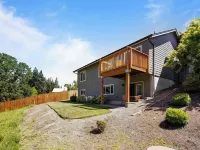 Warm & Welcoming Solar Home on Keizer Quiet Lane