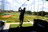 Two Houses KING BEDS Close to Airport, Golf Course, Zoo, Downtown and Beaches