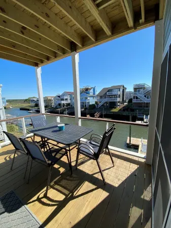 Amazing Sunset Beach canal home - Kayak, paddleboard, bring your boat & jetskis
