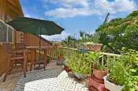 Aloha Getaway: Luxe Beachfront 3Bdm/2BTH Townhouse - Beautiful Beaches Out Front