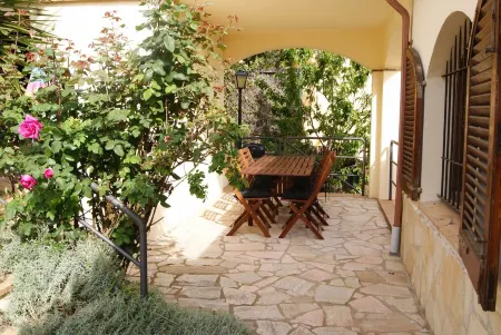 Spacious Villa with Pool, Jacuzzi, Stunningly Situated on the Med Отели в г. Багур