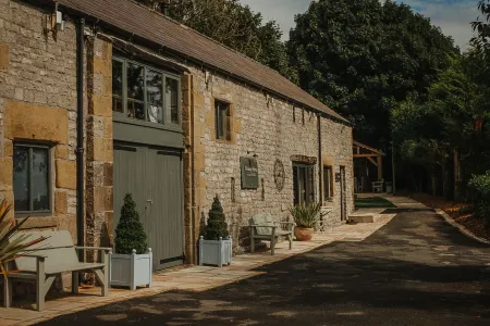Luxury Rural Holiday Cottage With Log Burner