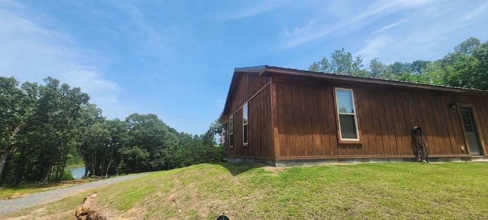 Beautiful rustic cabin on the shores of Greer's Ferry Lake Hotels in Cleburne County