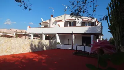 Sweet Holiday House.