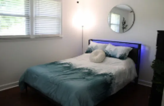 Charming 3-bedroom house with private patio, 20min to dwntn Nashville/ Airport