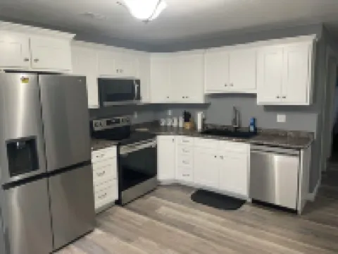 Cozy 2 - bedroom Little Blue House On The Hill in enjoyable Jefferson City