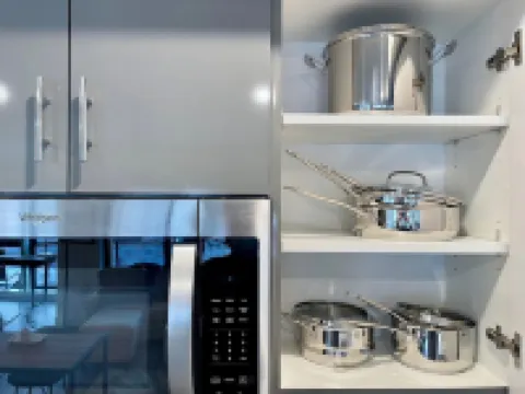 Dogs Stay Free • Luxe Downtown Apt • King Bed • Garage Parking • In-Unit W/D