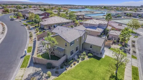 Serene Lake Views & Mountain Views Luxury Retreat: at Desert Escape Indio
