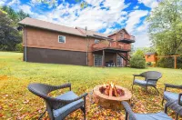 Charming, Modern & Cozy Home