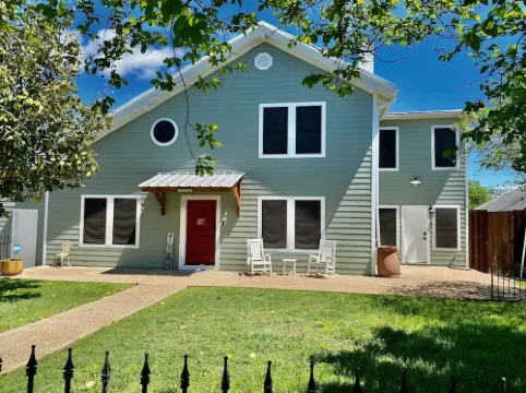 Spacious Waco Bear Den-5 BR/4BA + Mother-in-law Suite • Attached Garage•Hottub