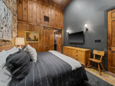 THE URBAN COWBOY | Historic loft meets the spirit of the cowboy Hotels in Llano