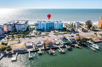 Indian Shores Beachfront 3/2 condo for up to 8 adults