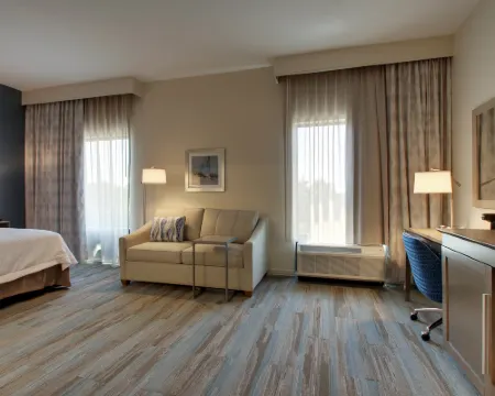 แฮมป์ตันอินน์ สนีดส์ เฟอร์รีนอร์ท ท็อปเซล บีช โรงแรมในOnslow County